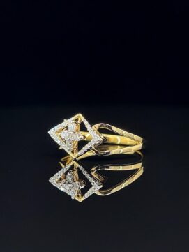 Flower Shaped Diamond Ring