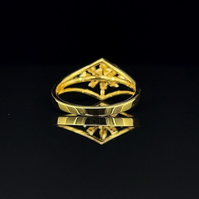 Queen_s Gaze Diamond Ring - 3 Queen's Gaze Diamond Ring